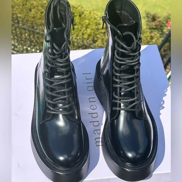 Womens Black Madden Girl Lace Up Boot NEW - Womens 6.5 and 8 (Youth 5 and 6.5) - Picture 4 of 7
